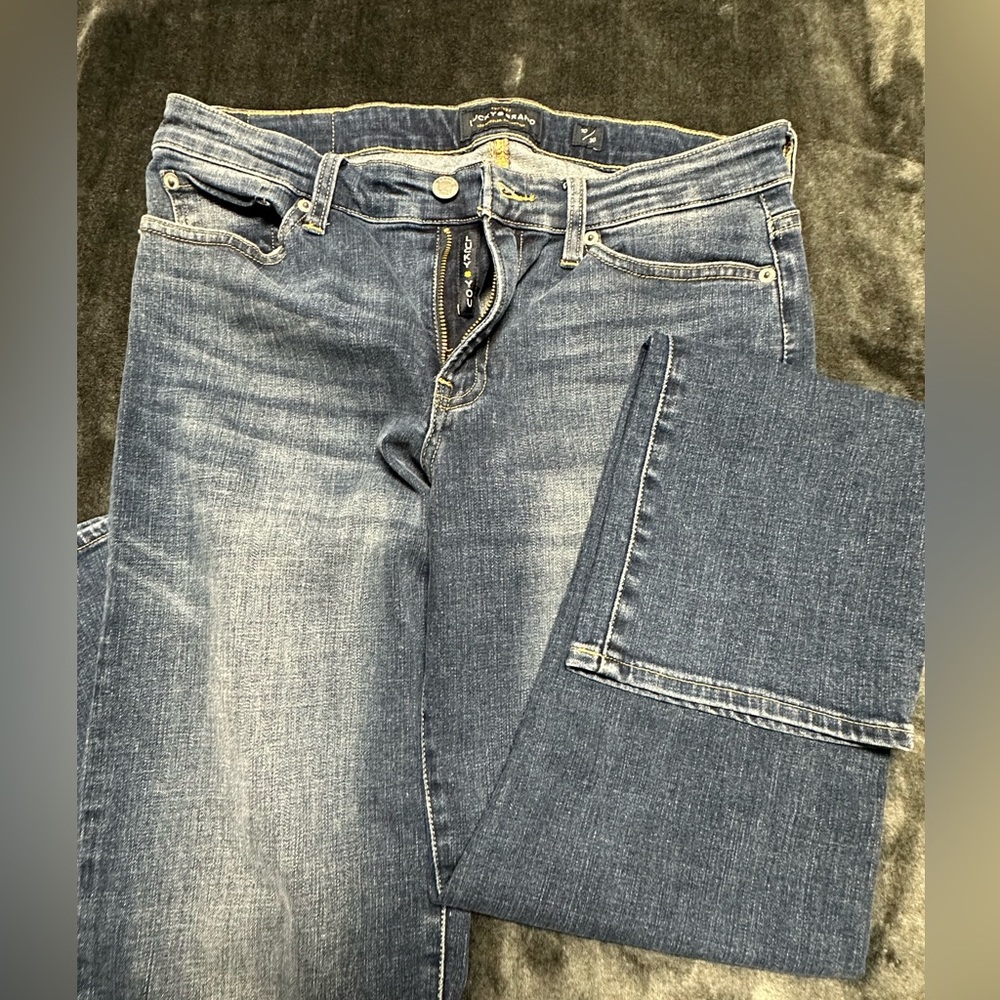 Lucky brand vintage straight light wash jeans. Size 10.